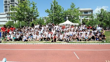 Atletizm pistinde bayram coşkusu