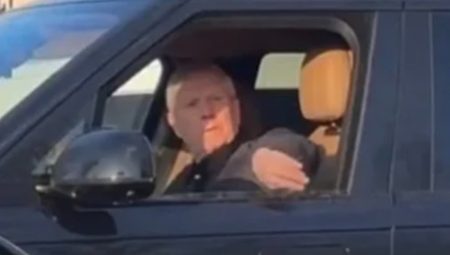 Fenerbahçeli taraftarlar Aziz Yıldırım’la bayram trafiğinde karşılaştı