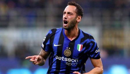 İngiliz devi Manchester United Hakan Çalhanoğlu’nun peşinde