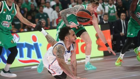 Panathinaikos’u deviren Anadolu Efes seriyi eşitledi