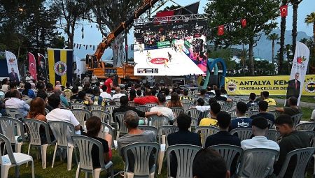 Dev maç dev ekranda