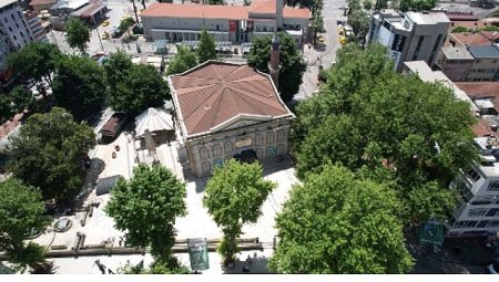 Büyükşehir, Fevziye Camii’nin dış cephesini yeniledi