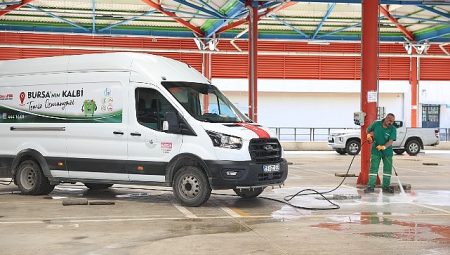 Osmangazi’de Kurban Kesim Alanları Titizlikle Temizleniyor