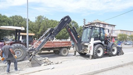 Burhaniye Belediyesi Alanda Çalışmalarını Sürdürüyor