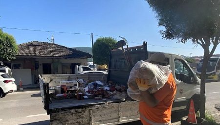 Gemlik’te Sıhhatsiz Besin Deposuna Zabıta Baskını